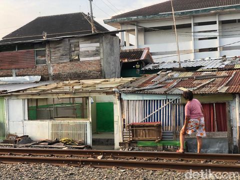 Potret kawasan Bong Suwung, Kota Jogja, setelah warga menerima tawaran PT KAI soal kompensasi untuk membongkar tempat tinggal  mereka secara mandiri, Jumat (27/9/2024) sore.