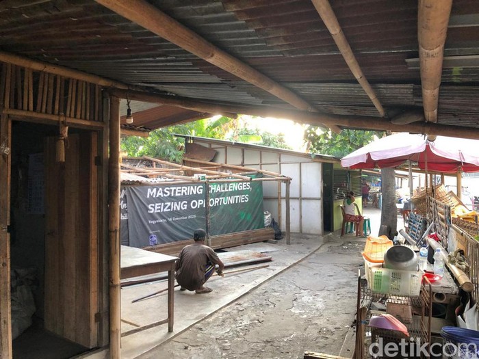 Potret kawasan Bong Suwung, Kota Jogja, setelah warga menerima tawaran PT KAI soal kompensasi untuk membongkar tempat tinggal  mereka secara mandiri, Jumat (27/9/2024) sore.