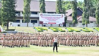 Selain pembaretan, pada upacara penutupan Diksarmendispra juga ditampilkan defile capra dan peragaan yang terdiri atas peragaan bongkar pasang senjata, baris berbaris serta bela diri praktis. Ini merupakan titian awal para capra untuk memulai proses pendidikannya di IPDN.
