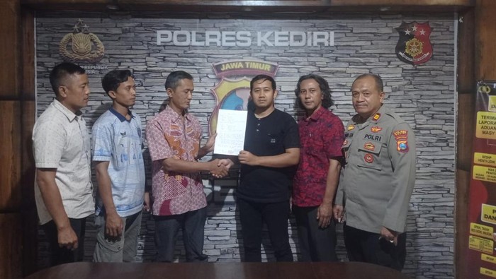Pria dianiaya di pinggir Jalan Pare Kediri