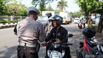 Priiit! Pelanggar Lalin Kena Tilang di Jalan Daan Mogot