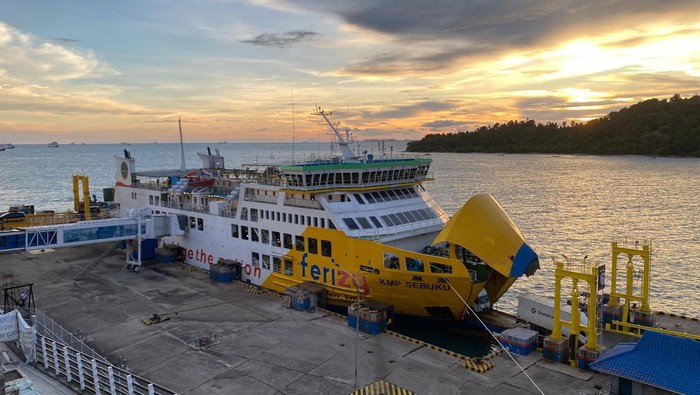 PT ASDP Indonesia Ferry (Persero) PT ASDP Indonesia Ferry (Persero)