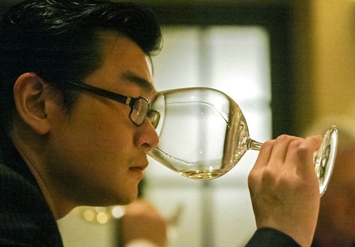 Pria Indonesia Ini Mengaku Kolektor Wine Ternyata Pemalsu Wine Ulung