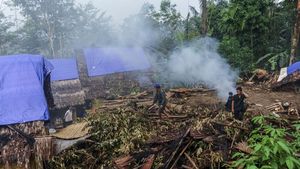 Rumah-Lumbung di Suku Badui Rusak Imbas Puting Beliung