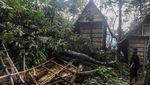 Rumah-Lumbung di Suku Badui Rusak Imbas Puting Beliung
