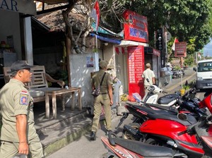 Viral Bule Ngamen di Pasar Wisata Ubud, Satpol PP Turun Tangan