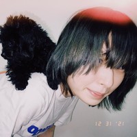 “Atas keinginan  keluarganya, pemakaman akan digelar secara tertutup dengan hanya keluarga dan orang terdekat. Kami dengan tulus mengucapkan terima kasih untuk dukungan kalian kepada Sayuri selama hidupnya dan kami akan mendoakan kedamaian abadinya ada bersama kalian,” kata Amaarashi.  Foto: Instagram Sayuri