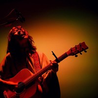 Kematian pelantun OST Scum’s Wish yang dikenal lewat lagu-lagu yang menyimpan emosi mendalam itu jadi perbincangan di kalangan penggemarnya di Indonesia. Diketahui bahwa Sayuri sempat manggung di Jakarta yang menjadi pertunjukkan terakhirnya.  Foto: Instagram Sayuri