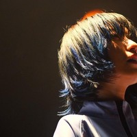 Kabar tersebut tentu mengejutkan para penggemar yang kebanyakan mengetahui karya Sayuri lewat anime. Salah satu yang paling dikenang adalah OST ‘My Hero Academia 4’.  Foto: Instagram Sayuri