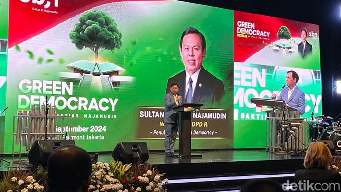 Sultan Baktiar Najamudin sambutan di peluncuran buku Green Democrasy karyanya, di Hotel Fairmont, Jakarta Pusat (Anggi/detikcom).