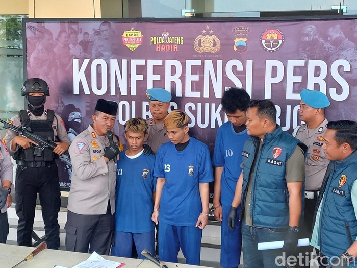 Tiga anggota geng Nusa Kambangan (NK) dihadirkan di Polres Sukoharjo, Jumat (27/9/2024).