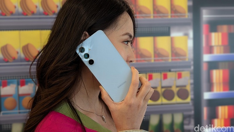 Unboxing Samsung Galaxy S24 FE