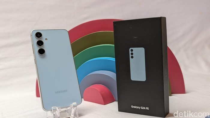 Unboxing Samsung Galaxy S24 FE