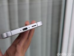 Unboxing Samsung Galaxy S24 FE yang Layarnya Makin Luas