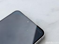 Unboxing Samsung Galaxy S24 FE yang Layarnya Makin Luas