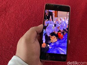 Siswa SMPN 60 Bandung Terpaksa Belajar di Luar Kelas, Ini 5 Faktanya