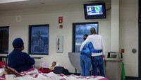 Gubernur Florida, Georgia, Alabama, Carolina dan Virginia mengumumkan keadaan darurat terkait Badai Helene yang menguat menjadi badai kategori 4 sebelum menerjang pantai barat laut Florida pada Kamis (26/9/2024) waktu setempat.  