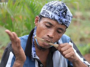 Alat Musik Tradisional Karinding: Bentuk, Cara Memainkan, dan Makna Filosofis