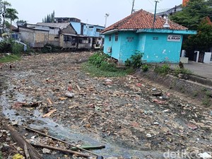 Sungai di Bogor Ini Sebulan Mengering Meski Mulai Masuk Musim Hujan