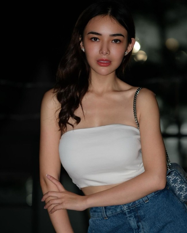 Penampilan Amanda kini dengan tubuh makin langsing dan rambut panjang pun banjir pujian netizen. Jangan dengerin kata netizen kak, km sekarang lebih lebih lebih cantiiiik sumpaaa, komentar salah seorang netizen. Masya Allah Barbie ku, tambah netizen lain. Foto: Instagram/@amandamanopo