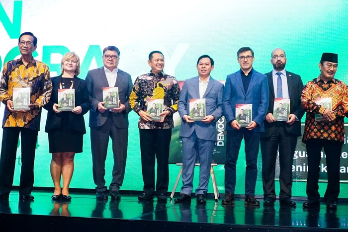 Bamsoet di Peluncuran Buku