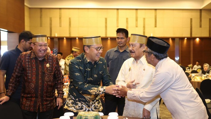 Calon Gubernur Sulsel nomor urut 1 Mohammad Ramadhan Pomanto menghadiri acara milad yang dirangkaikan dengan maulid yang digelar oleh Majelis Keturunan To Manurung, Sabtu (28/9/2024).