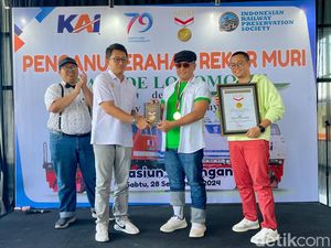 Daop 8 Surabaya Raih MURI Parade Lokomotif Peringati HUT ke-79 KAI
