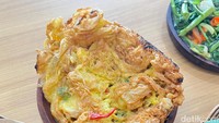 Ada juga menu Telur Barendo (Rp 16, 364). Telurnya memang tidak begitu renyah, tetapi enak karena dicampur daun bawang dan cabai merah. 