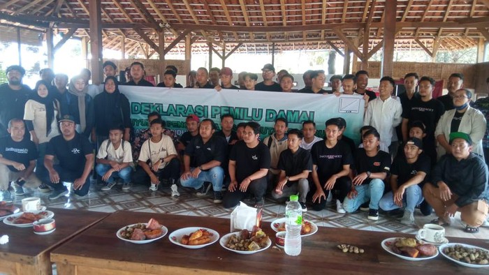 Deklarasi pilkada damai para pedagang di Mojokerto