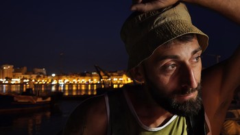 Kamera utama 50MP-nya memiliki aperture besar ƒ/1.6 dan lensa optik Leica Summilux terbaru, lengkap dengan sensor gambar Light Fusion 900. Foto: Xiaomi