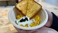 Semua bahan-bahannya dibuat homemade. Mulai dari roti hingga dua jenis creamnya, yakni ada heavy cream dan sour cream. Foto: detikcom/Riska Fitria