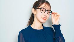 Video: Tutorial Makeup For Glasses Biar Tetap Fresh dan Effortless