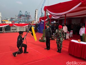 Jokowi Beri Samkaryanugraha ke KRI Nanggala yang Tenggelam pada 2021