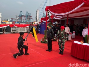Jokowi Beri Samkaryanugraha ke KRI Nanggala yang Tenggelam pada 2021