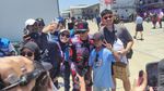 Momen-momen Kedekatan Rider MotoGP Mandalika 2024 dengan Fans