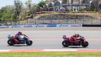 Hasil ini memastikan Jorge Martin memulai race hari Minggu (29/9) di urutan terdepan. 
