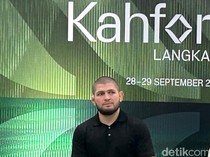Video Cara Khabib Nurmagomedov Nikmati Masa Pensiun: Makan Apa pun Asal Halal