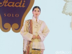 Foto: 10 Koleksi Batik Kembang Parang di Fashion Nation Senayan City