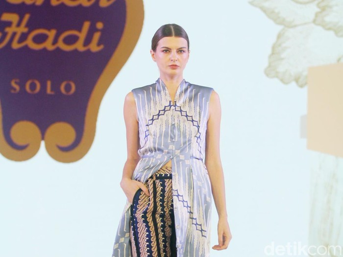 Koleksi terbaru Batik Danar Hadi di Fashion Nation 2024