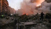 Namun Israel seakan tutup mata dan telinga, negara zionis itu tetap membombardir Gaza hingga Lebanon. (AFP/IBRAHIM AMRO)