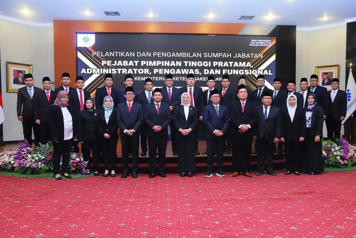Menaker Lantik Pejabat Tinggi