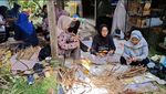 Menyulap Eceng Gondok Jadi Bernilai Ekonomis