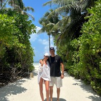 Dilansir Koran Bild, hubungan mereka berawal ketika anak Michael, Emilio Ballack, meninggal tahun lalu. Emilio merupakan anak kedua Michael dengan mantan istri, Simone Mecky-Ballack, yang meninggal setelah mengalami kecelakaan sepeda di rumah ketika keluarga mereka sedang liburan di Portugal. Tidak diketahui hubungan pasti Sophia dan Emilio tapi disebutkan bahwa mereka adalah teman. Foto: Instagram