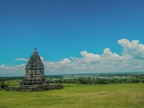 Wisata Cakat Raya di Tulang Bawang, Ada Miniatur Candi Prambanan