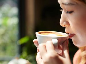 Saat Menikmati Kopi, Bagusnya Cepat atau Pelan-pelan?