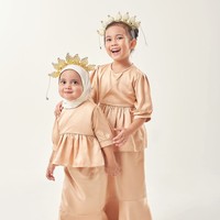 Putri pertama Fitri dan Irvan, Sada, lahir pada 11 November 2019, yang berarti sebentar lagi usianya akan menginjak 5 tahun. Sementara putri keduanya, Kamya lahir pada 11 April 2022. Saat ini Kamya berusia 2 tahun. Foto: Instagram/@fitrop