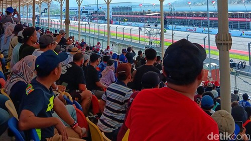 Penonton Sprint Race MotoGP Mandalika 2024, Sabtu (28/92024).