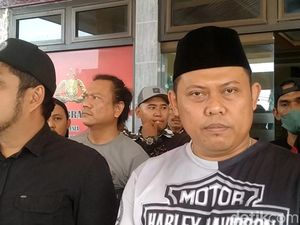 6 Simpatisan Fadia-Sukirman Lapor Polisi Buntut Perang Batu di KPU Pekalongan