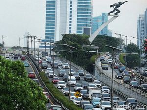 Macet Jakarta Bikin Rugi Triliunan