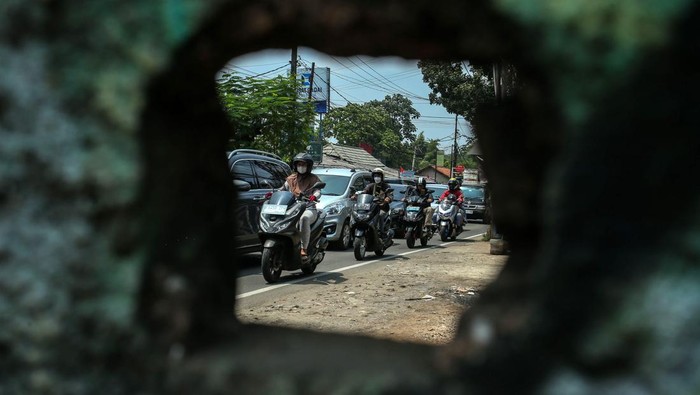 Kemacetan 'horor' kembali terjadi di Jalan Raya Muchtar, Sawangan, Depok, Jawa Barat, Sabtu (28/9/2024) pagi. Ini potretnya.